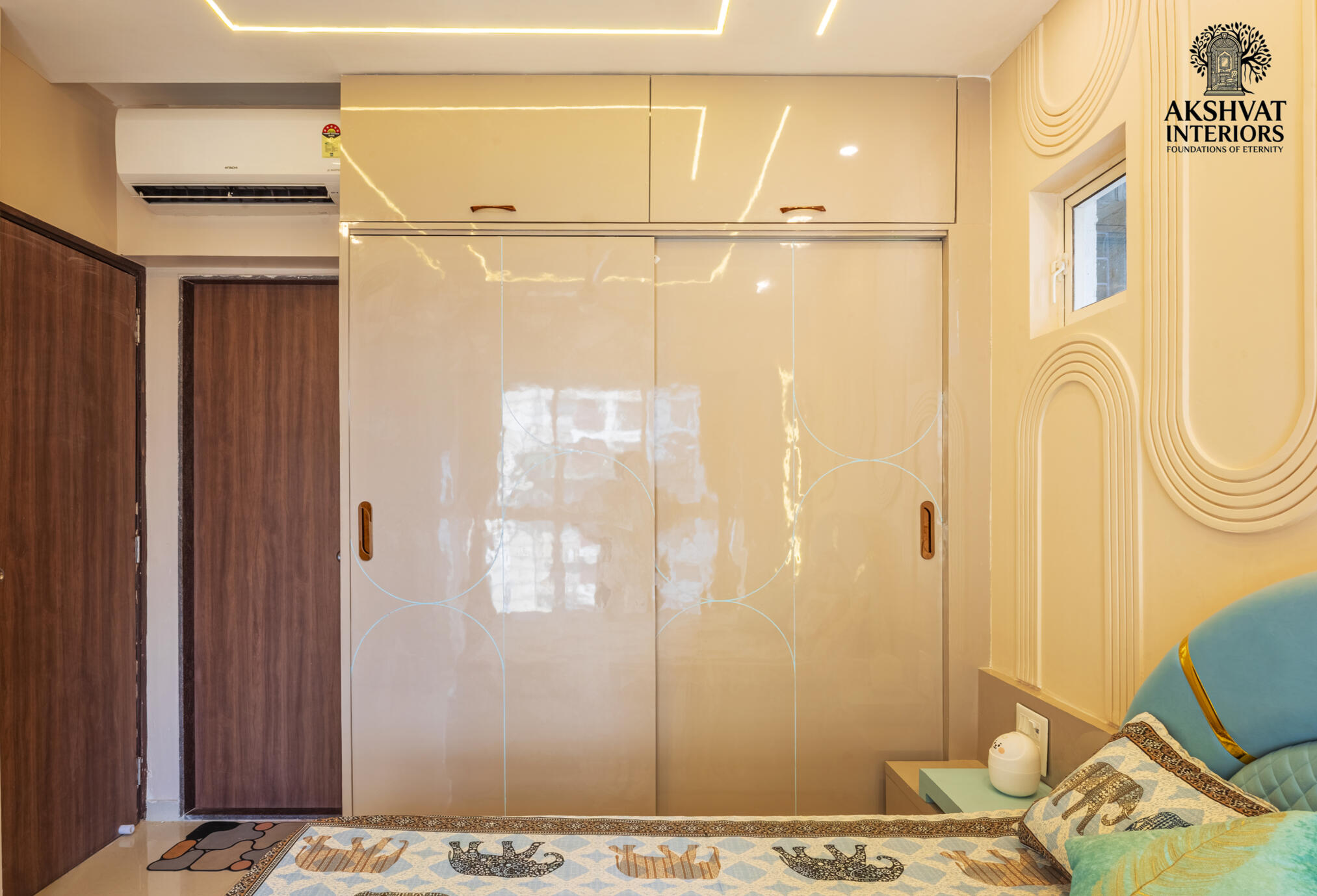 Akshvat Interiors modern wardrobe design, high-gloss finish, Mumbai bedroom photography